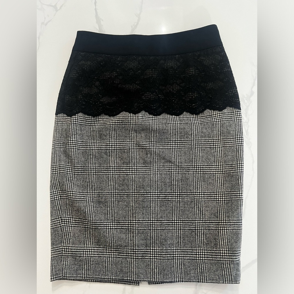[ZARA] Plaid Pencil Midi Skirt Lace Detail   Size xs great condition